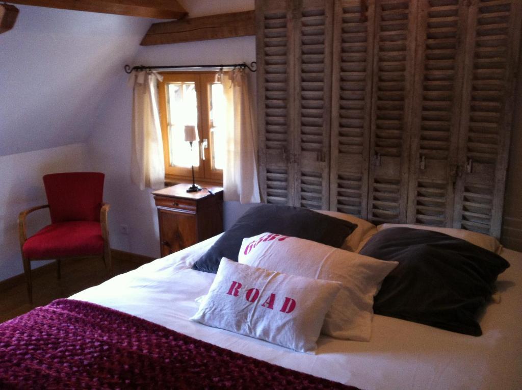 Chambres D'Hotes La Levriere Saint-Denis-le-Ferment Стая снимка